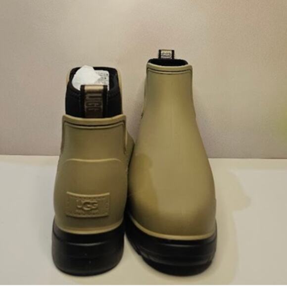 UGG greenish khaki and Black rain Boots - Picture 4 of 7